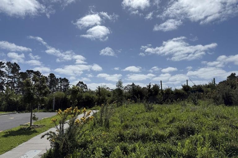 Photo of property in 5 Neinei Street, Westgate, 0814