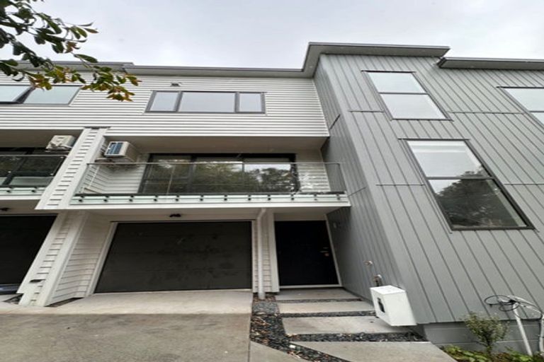 Photo of property in 2/205 Sunnynook Road, Wairau Valley, Auckland, 0627