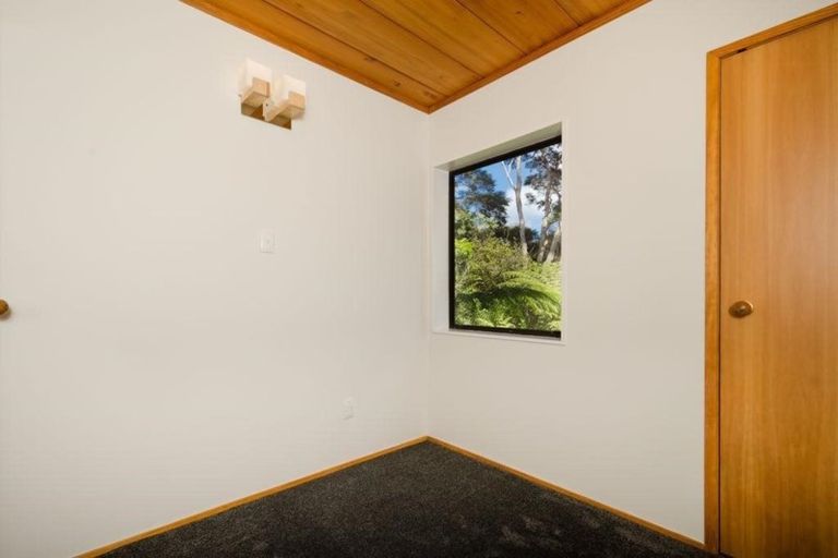 Photo of property in 53 Opanuku Road, Henderson Valley, Auckland, 0612