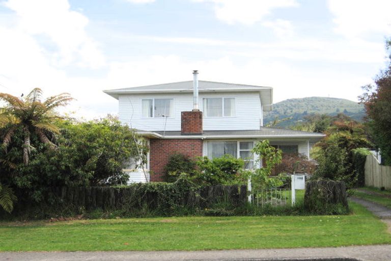 Photo of property in 114 Koutu Road, Kawaha Point, Rotorua, 3010