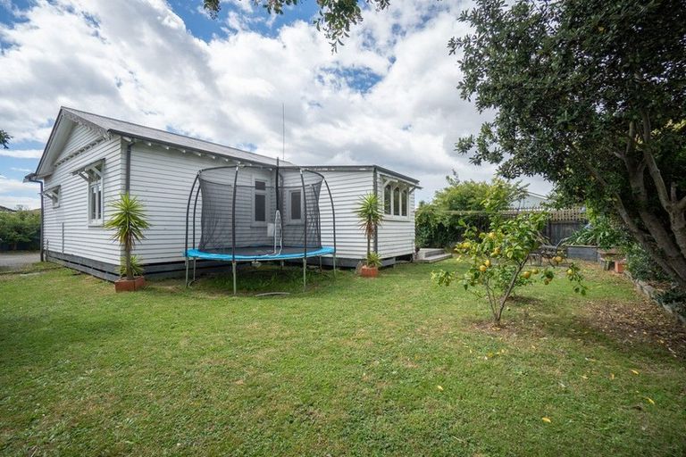 Photo of property in 25 Tiller Close, Kelvin Grove, Palmerston North, 4414