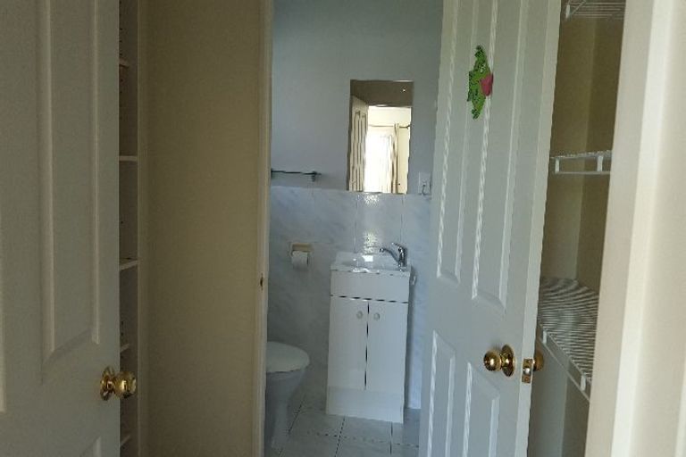 Photo of property in 6 Arlose Place, Westgate, Auckland, 0614