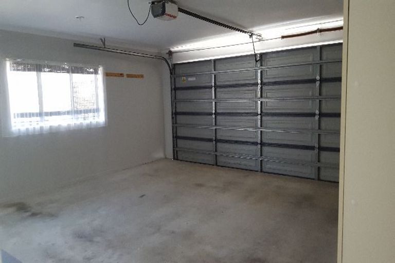 Photo of property in 6 Arlose Place, Westgate, Auckland, 0614