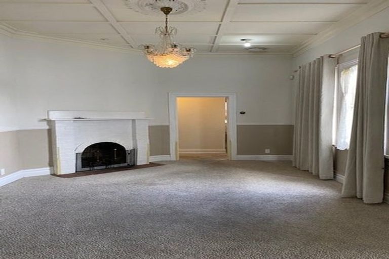 Photo of property in 33 Glencoe Road, Browns Bay, Auckland, 0630