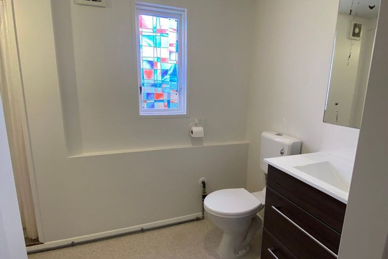 Photo of property in 104 Ruskin Road, Newlands, Wellington, 6037