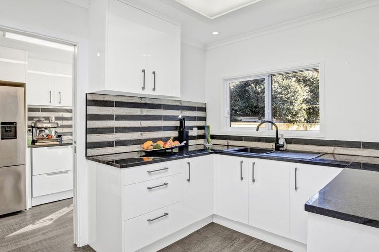 Photo of property in 221 Matai Road, Raumati Beach, Paraparaumu, 5032