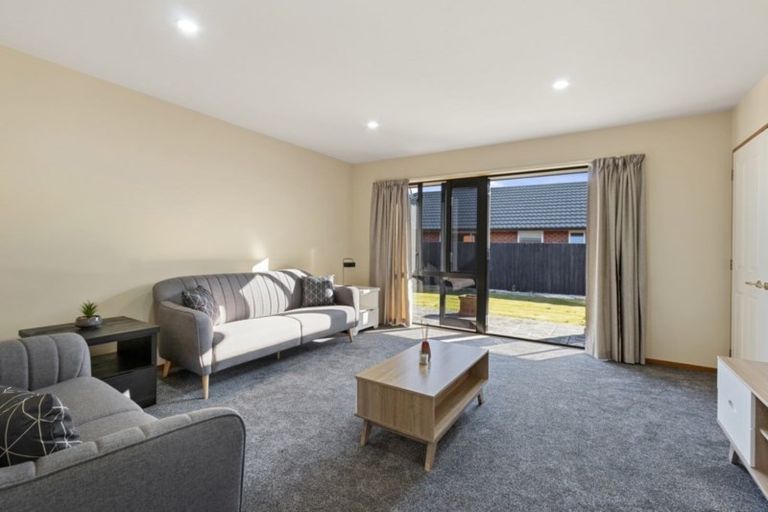 Photo of property in 34 Alpine View Lane, Parklands, Christchurch, 8083