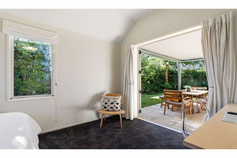 Photo of property in 17 Acorn Close, Waltham, Christchurch, 8023