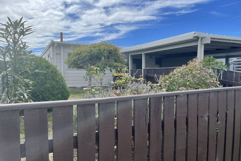 Photo of property in 65a Horokiwi Road West, Newlands, Wellington, 6037