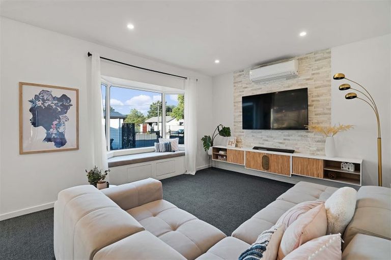 Photo of property in 10 Factory Road, Belfast, Christchurch, 8051