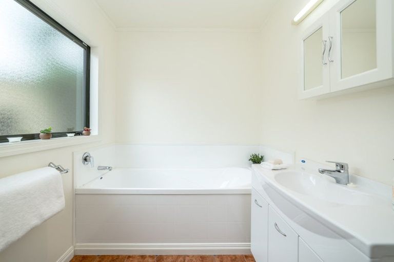 Photo of property in 30 Jellicoe Street, Greytown, 5712