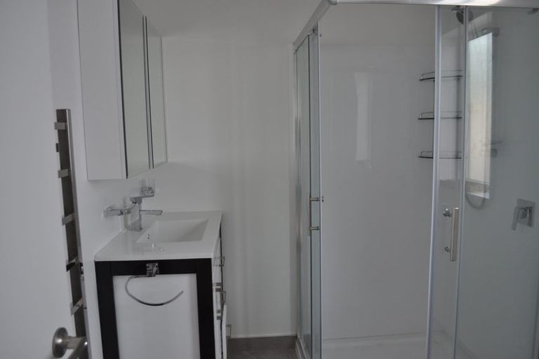 Photo of property in 10 Kopiko Way, Brooklyn, Wellington, 6021