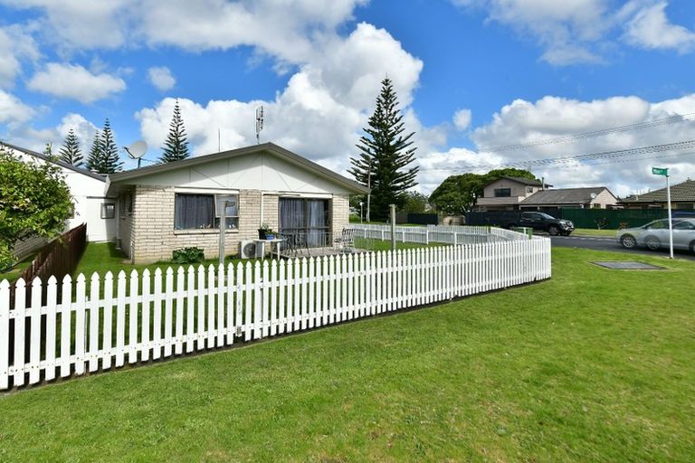 Photo of property in 3 Centreway Road, Orewa, 0931
