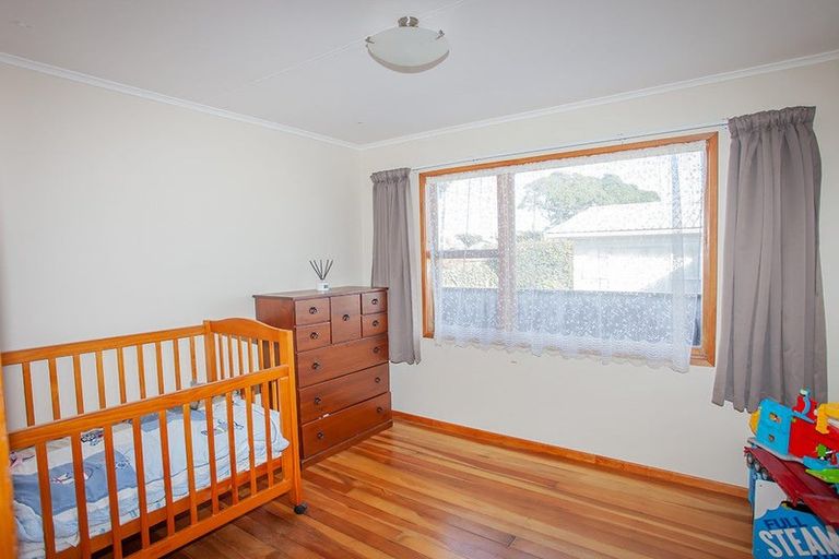 Photo of property in 15 Bayly Street, Waitara, 4320