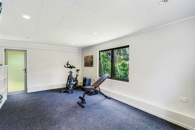 Photo of property in 63 Lynn Road, Bayview, Auckland, 0629