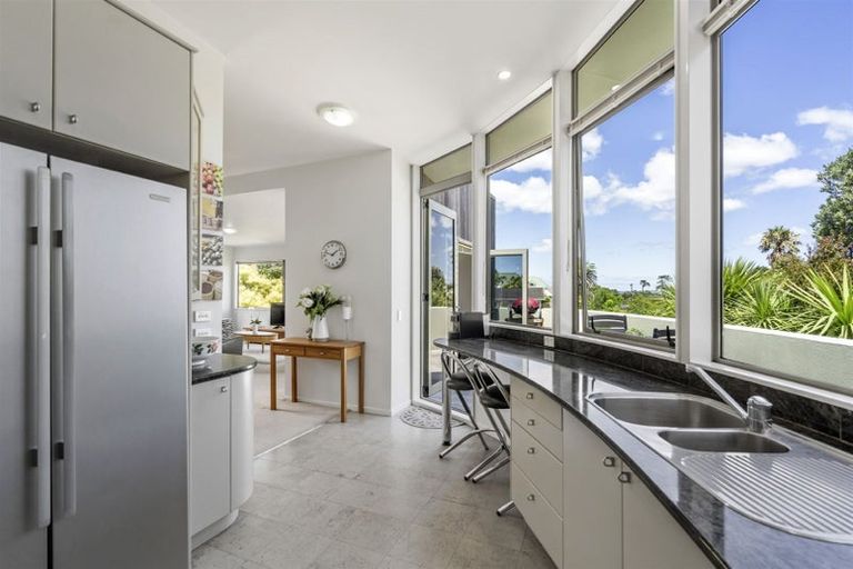 Photo of property in 2/25 Auld Street, Torbay, Auckland, 0630