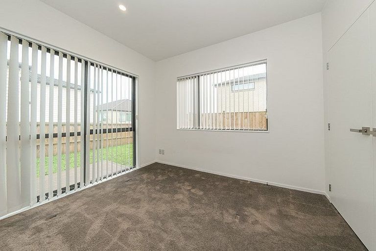 Photo of property in 2 Azzurro Way, Flat Bush, Auckland, 2019