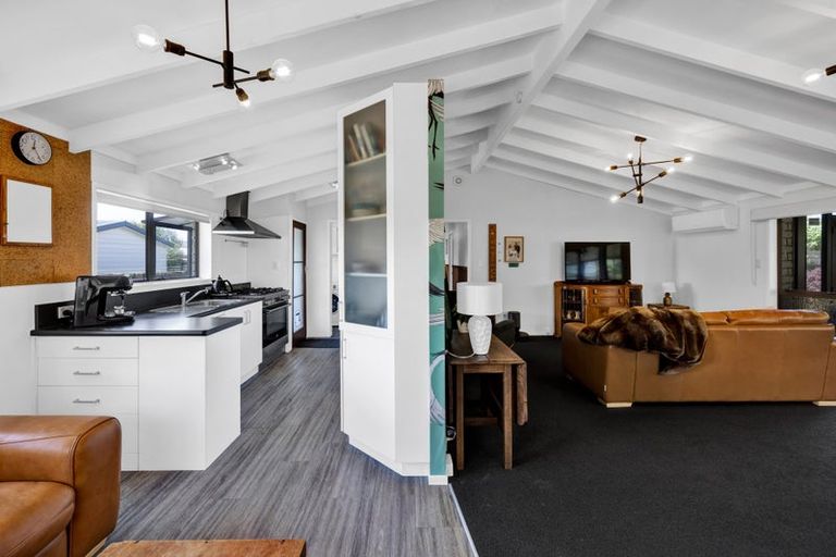 Photo of property in 10 Kamahi Avenue, Hawera, 4610