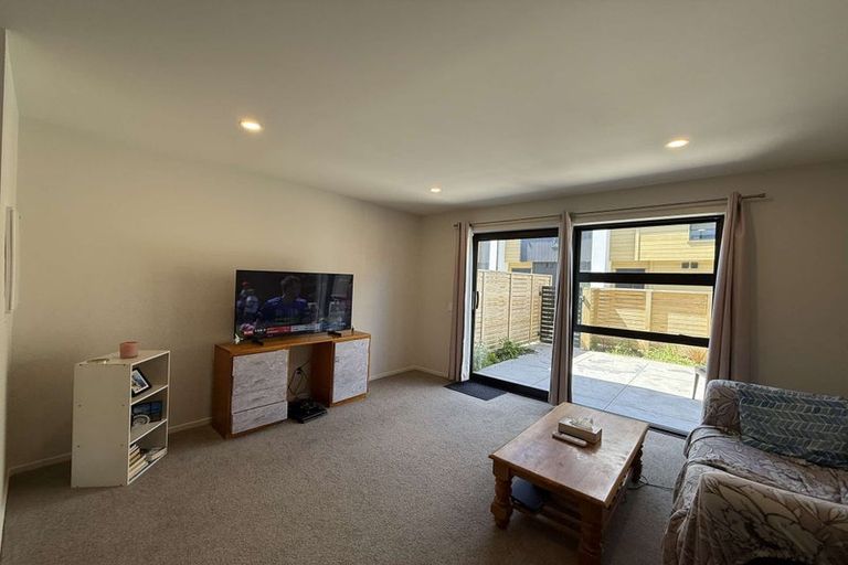Photo of property in 8 Te Ara O Papatahi, Wainuiomata, Lower Hutt, 5014
