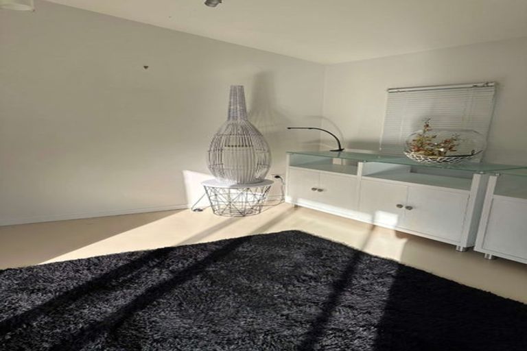 Photo of property in 15 Chamberlain Road, Karori, Wellington, 6012