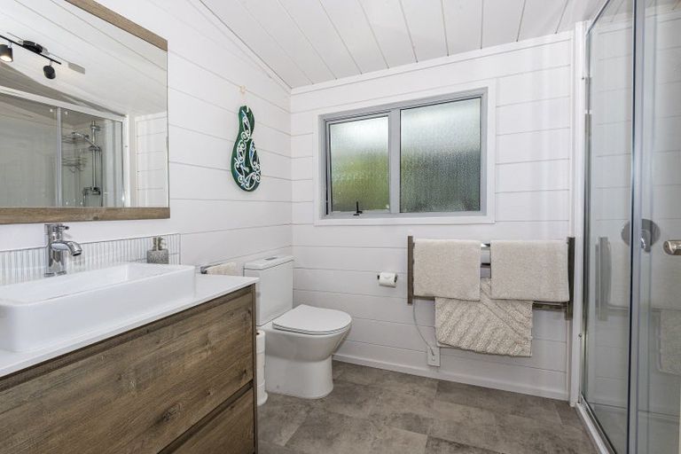 Photo of property in 16 Lichen Grove, Russell, 0272