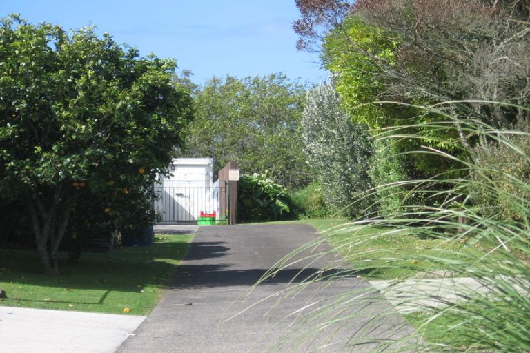 Photo of property in 13 Marina Way, Athenree, Katikati, 3177