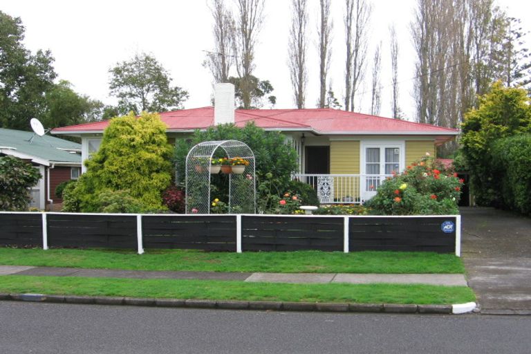 Photo of property in 10 Pandora Place, Pakuranga, Auckland, 2010