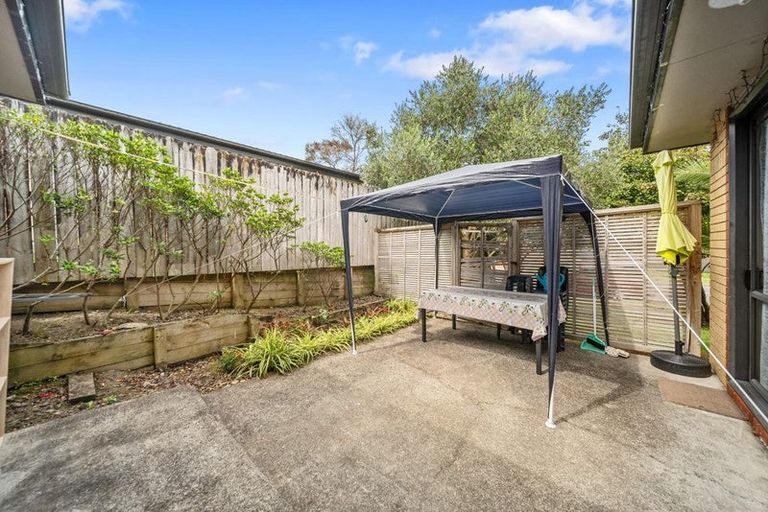 Photo of property in 25 Peninsula Road, Mangere, Auckland, 2022