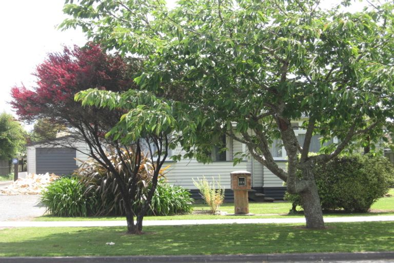 Photo of property in 323 Shakespeare Street, Leamington, Cambridge, 3432