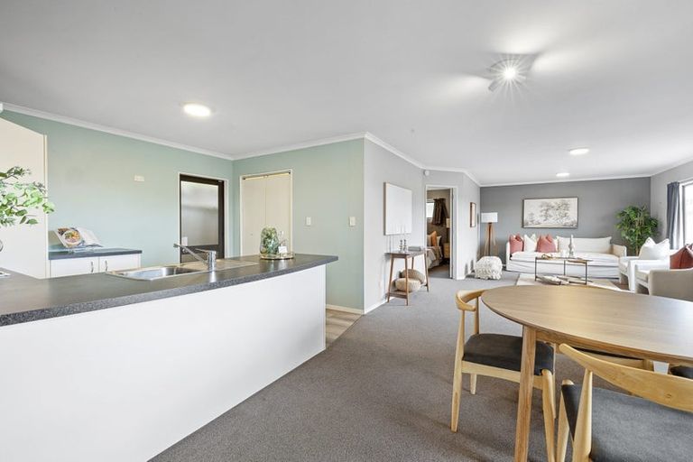 Photo of property in 4/253 Saint Aubyn Street, New Plymouth, 4310