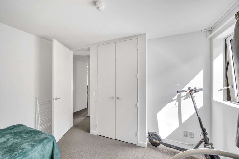 Photo of property in Montreaux Apartments, 5g/164 The Terrace, Wellington Central, Wellington, 6011