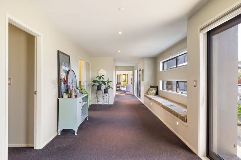 Photo of property in 5/454 Stoney Creek Road, Kelvin Grove, Palmerston North, 4470