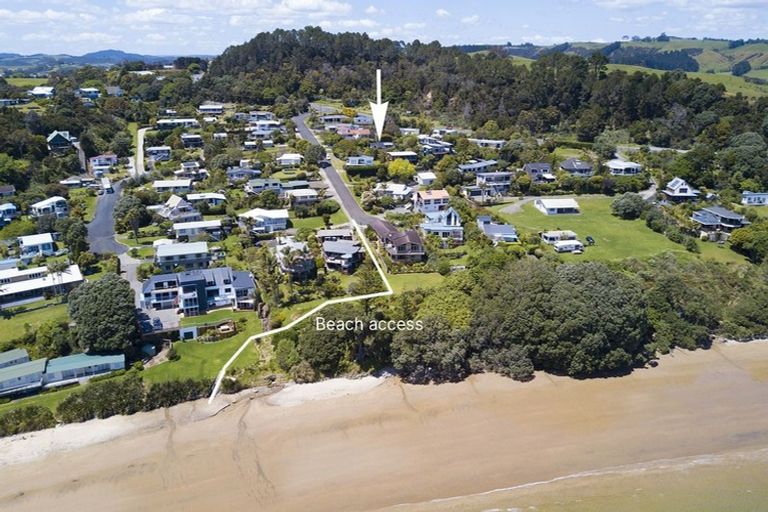 Photo of property in 10 Kupe Road, Coopers Beach, 0420