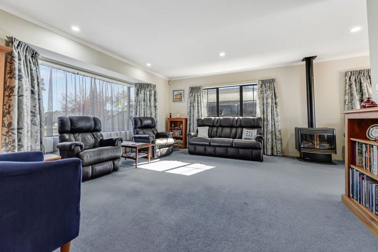 Photo of property in 10 Guildford Place, Rototuna North, Hamilton, 3210