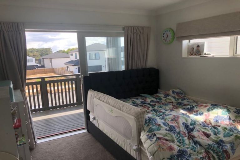 Photo of property in 54 Craigs Way, Hobsonville, Auckland, 0616