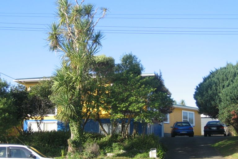 Photo of property in 22 Fantame Street, Cannons Creek, Porirua, 5024
