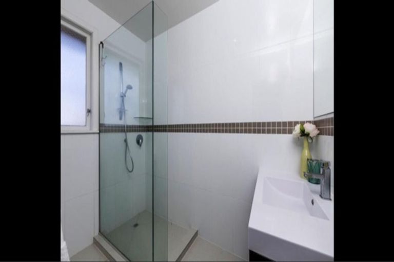 Photo of property in 14 Sunhaven Avenue, Glenfield, Auckland, 0629