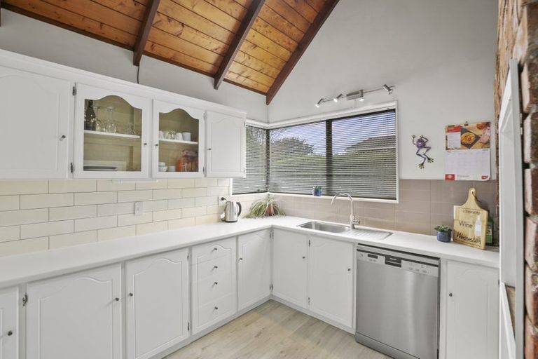 Photo of property in 288e Mangorei Road, Merrilands, New Plymouth, 4312
