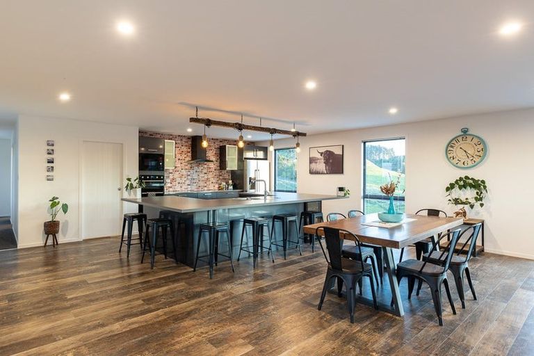 Photo of property in 527 Frankley Road, Hurworth, New Plymouth, 4371