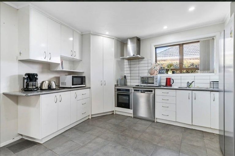 Photo of property in 39 Mcannalley Street, Manurewa East, Auckland, 2102