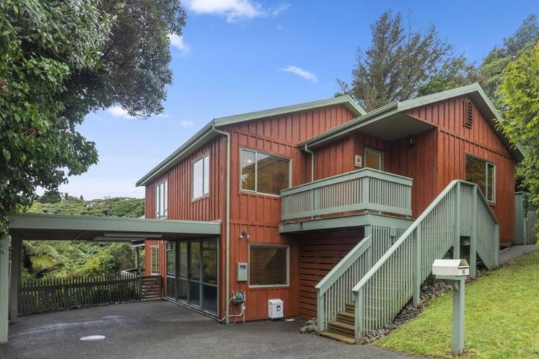 Photo of property in 16 Haast Close, Kelson, Lower Hutt, 5010