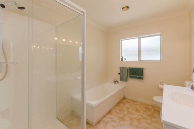 Photo of property in 41 Kapanui Road, Waikanae, 5036