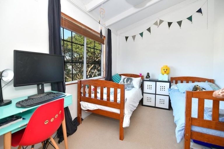Photo of property in 2/56 Nigel Road, Browns Bay, Auckland, 0630