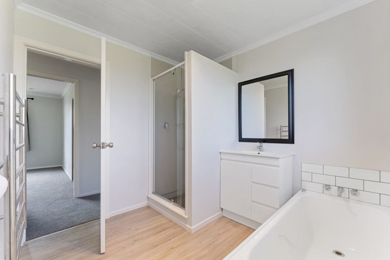 Photo of property in 20 Nikau Street, Inglewood, 4330