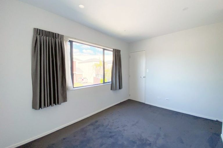 Photo of property in 28 Rakich Place, Henderson, Auckland, 0612