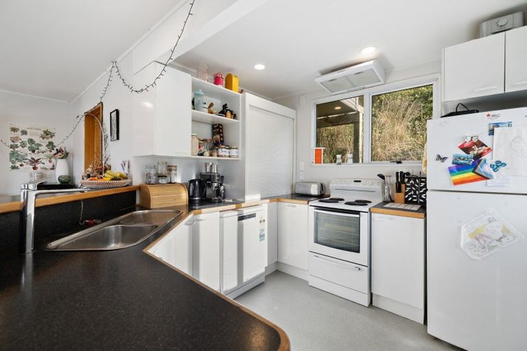 Photo of property in 32 Avalon Crescent, Fernhill, Queenstown, 9300