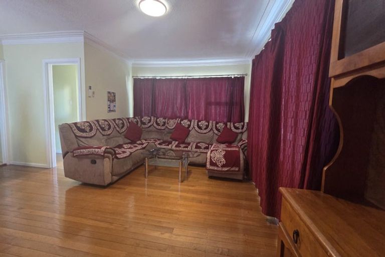 Photo of property in 15 Brains Road, Kelston, Auckland, 0602