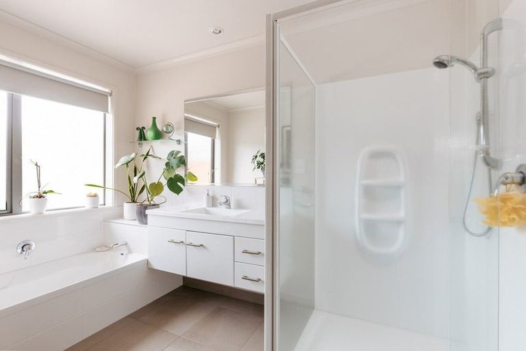 Photo of property in 56 Fairfax Crescent, Pyes Pa, Tauranga, 3112