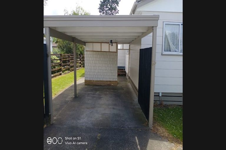 Photo of property in 1/3 Silverstone Place, Henderson, Auckland, 0612