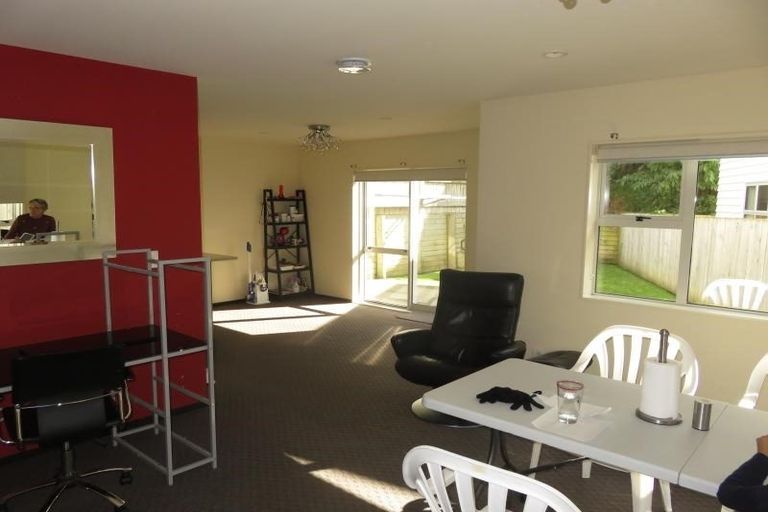 Photo of property in 17 Wantwood Grove, Churton Park, Wellington, 6037
